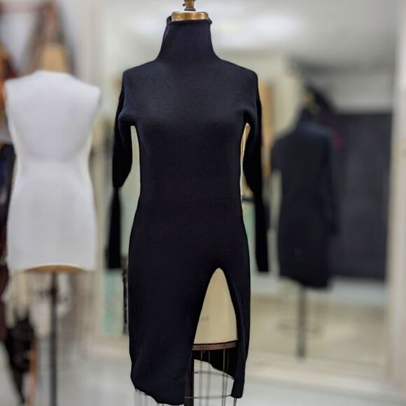 Wilfred Knee length Turtle Neck - Picture 2 of 6